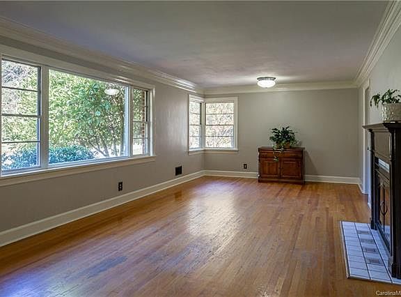 3rd image of 115 Edgewood Ave