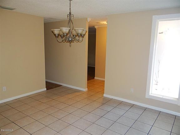 4th image of 311 Arcadia Ave