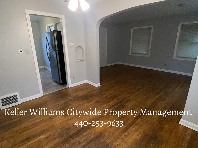 Second floor 2 bedroom 1 bath West Cleveland — Photo 7
