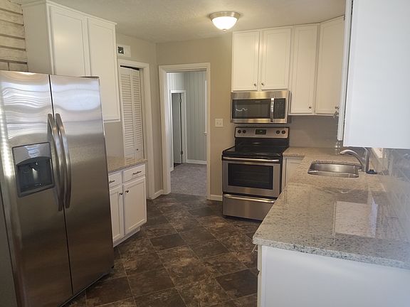 Kitchen with w/ appliances