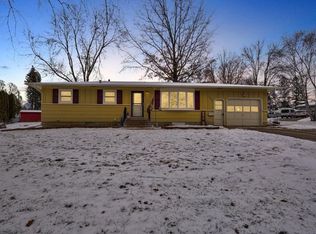 859 Westwood Dr, Faribault, MN 55021