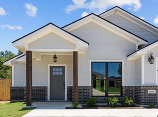 16122 Crossing Cir, Lindale, TX 75771