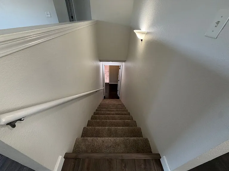 135 Lyle Curtis Cir — Photo 24
