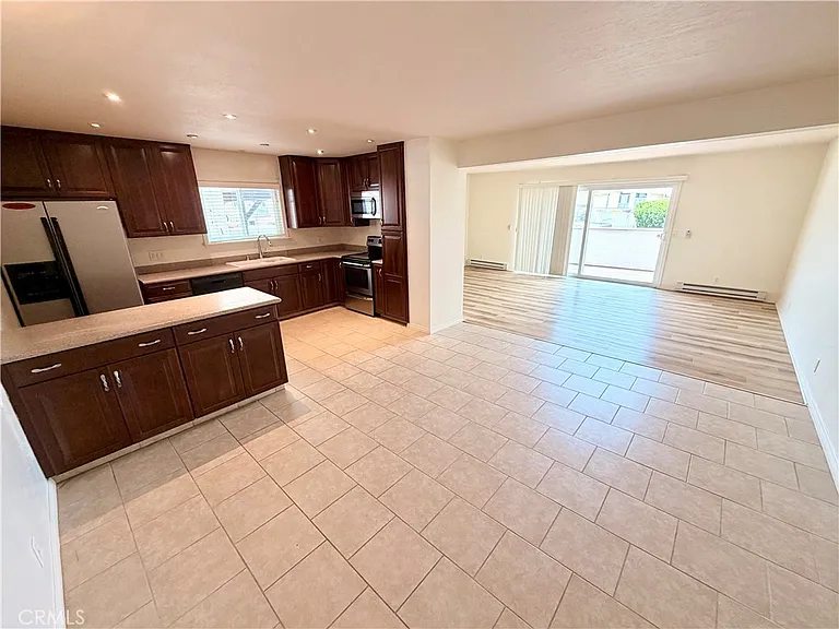402 Avenida Granada #A — Photo 4