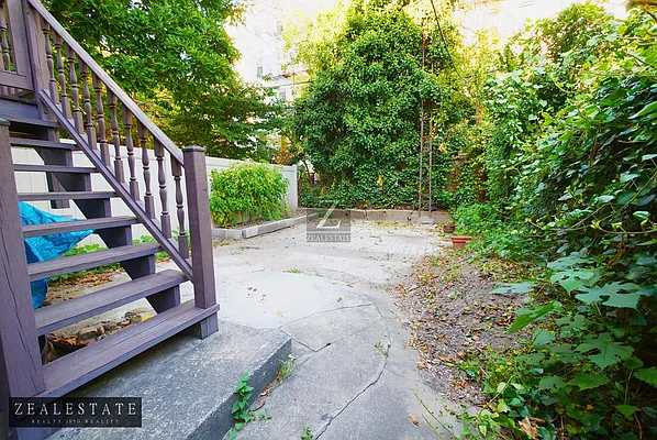 Rented by ZealEstate Group Inc | media 1