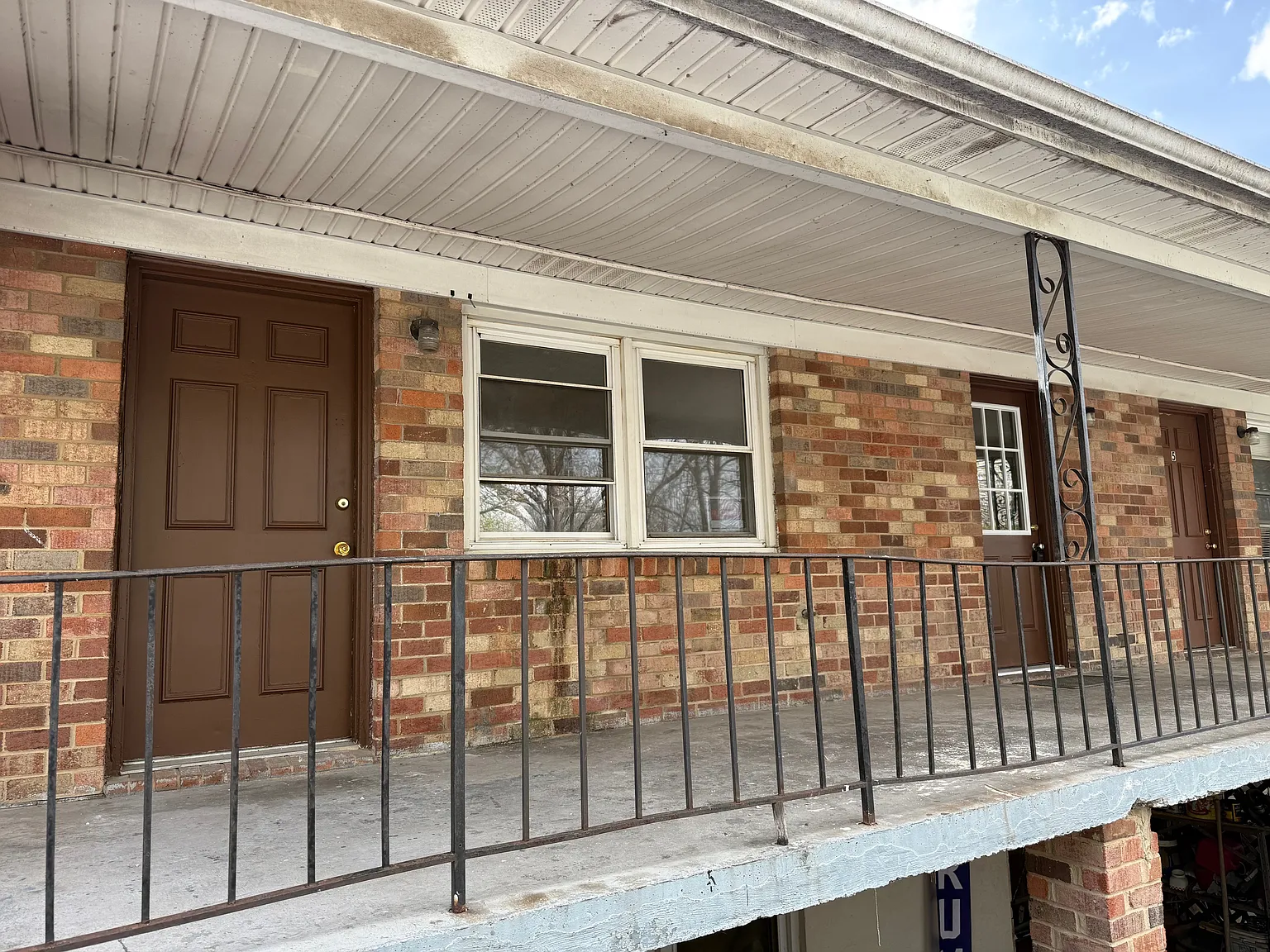 5437 Main St APT 4 photo 1