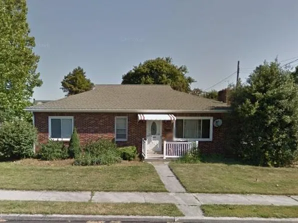203 W Chestnut St, Cleona, PA 17042