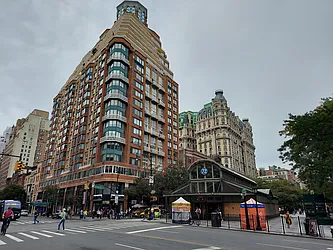 Rented by R New York