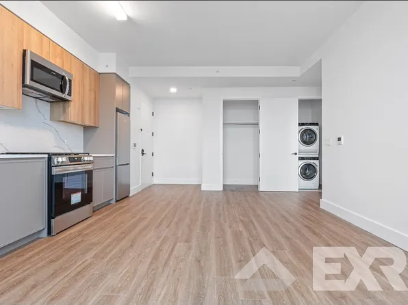 2230 Cropsey Avenue image 3 of 66