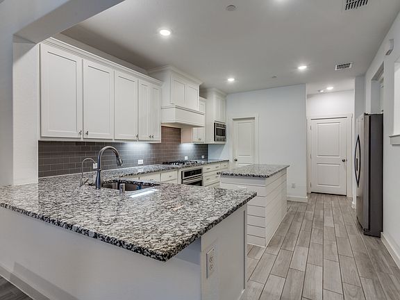 4th image of 2728 Shelby Dr