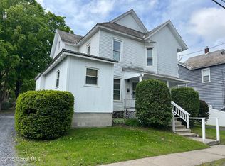11 Williams St, Granville, NY 12832