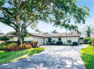 1616 Forest Lakes Blvd, Naples, FL 34105