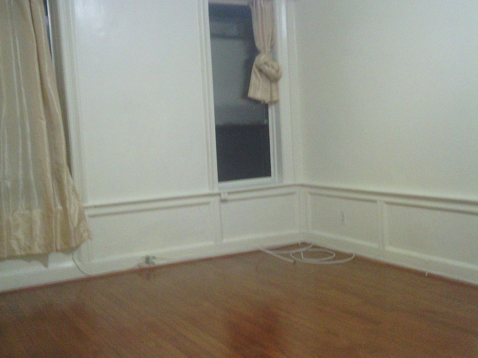 2nd image of 204 E 96th St APT 1R
