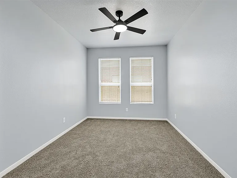 1827 Macondray Dr — Photo 12