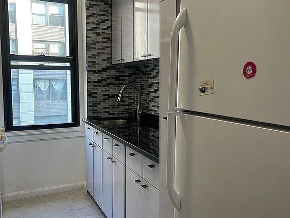 3rd image of 9810 64th Ave APT 5F