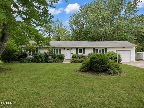 29 Highview Circle, Middletown, NJ 07748