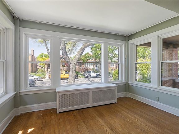 5th image of 6515 N Maplewood Ave