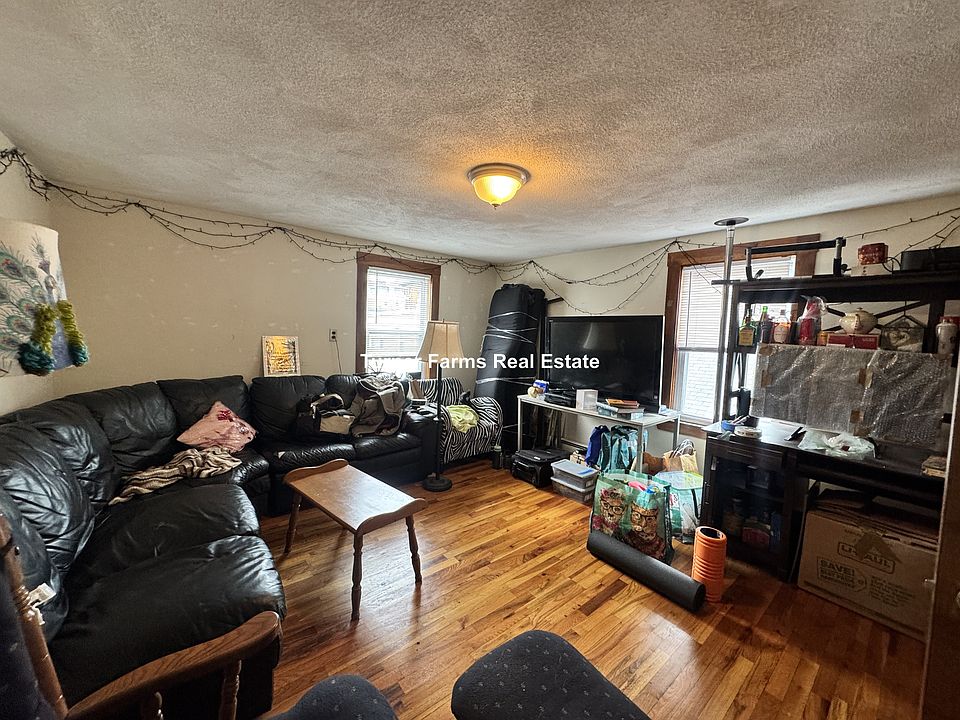 1st image of 585 Somerville Ave #3B