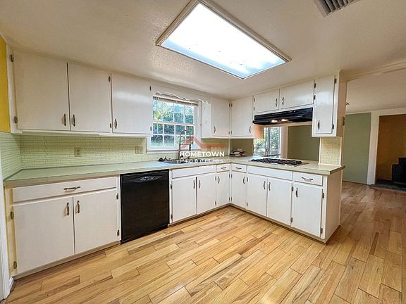 5th image of 5325 Lakewood Dr
