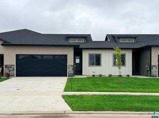 2810 E Hazelnut St, Brandon, SD 57005