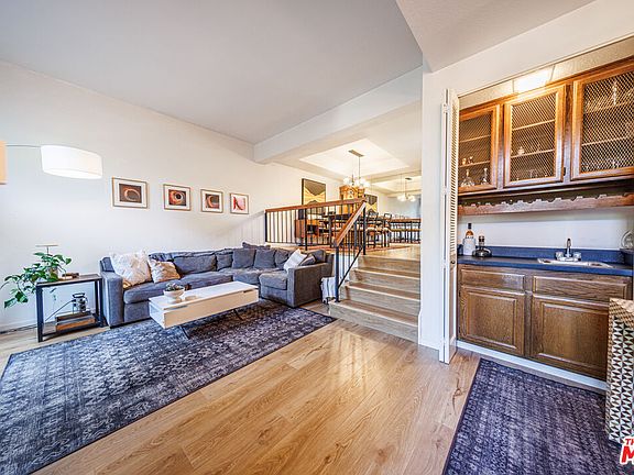 3rd image of 18731 Hatteras St Unit 34