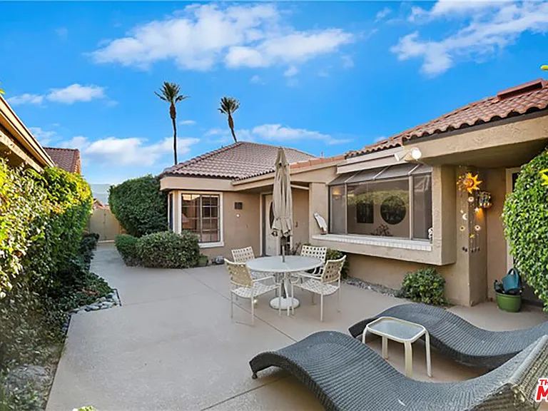 8 Las Cruces Ln — Photo 6