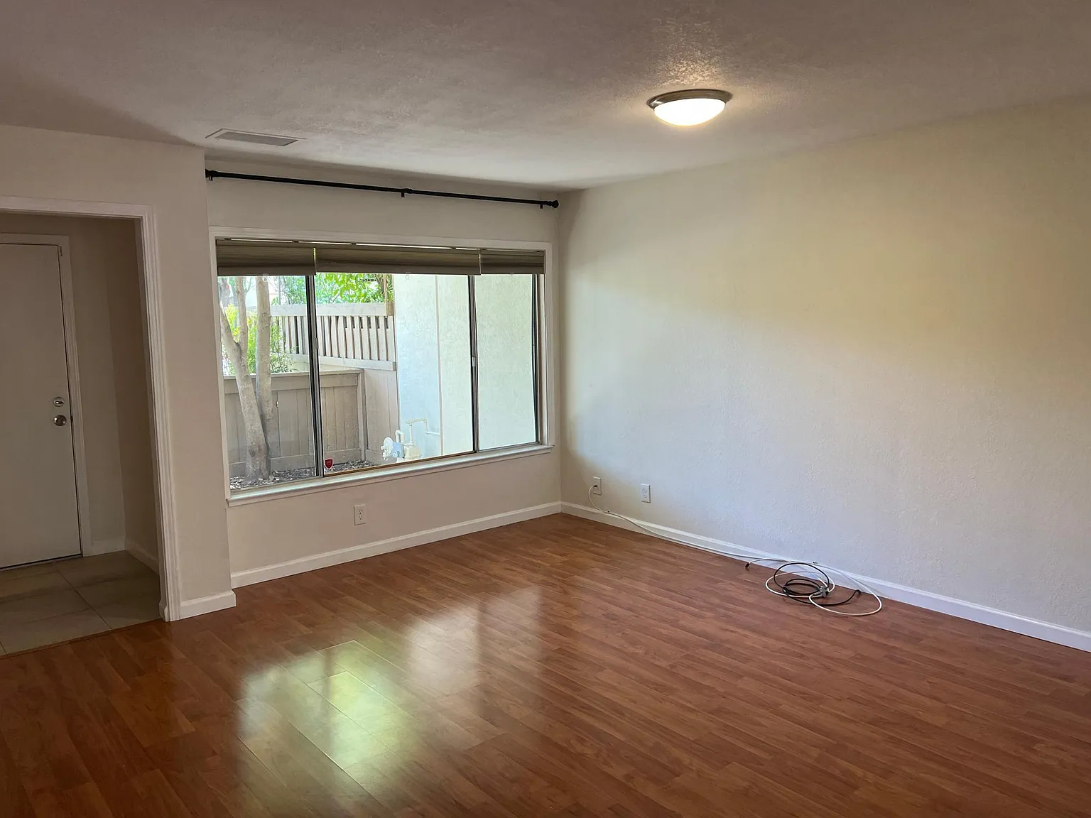 2 bed, 2.5 bath, 1227 sqft, $3,400 — Photo 4