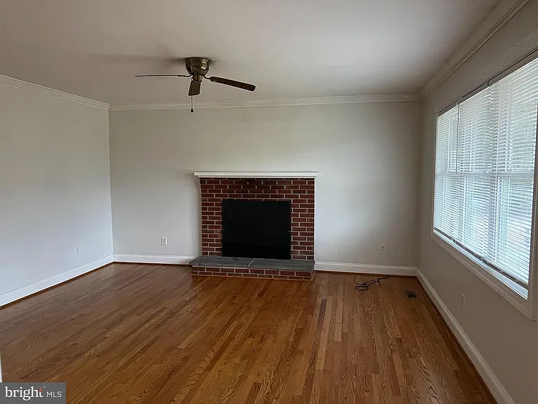 810 Wisteria Dr — Photo 4