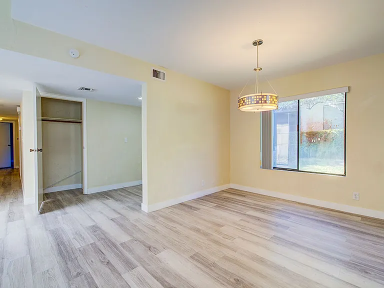2574 Pera Cir — Photo 35
