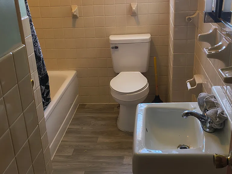 641 Walnut St #3 — Photo 6