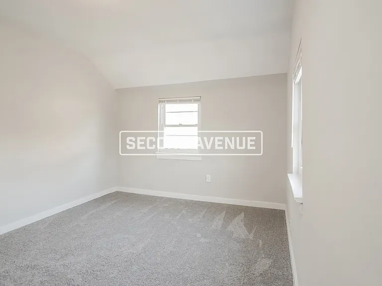 610 Churchill Ave — Photo 10