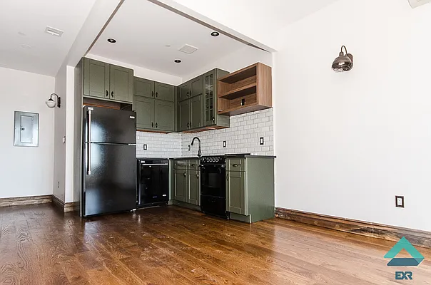 Rented by EXR | media 2