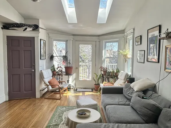 6 Selkirk Rd, Brighton, MA 02135