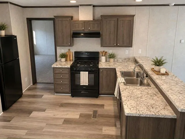 3 bed, 1120 sqft, $2,100 — Photo 3