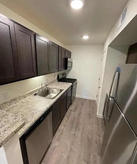 2-Bedroom Updated Kitchen