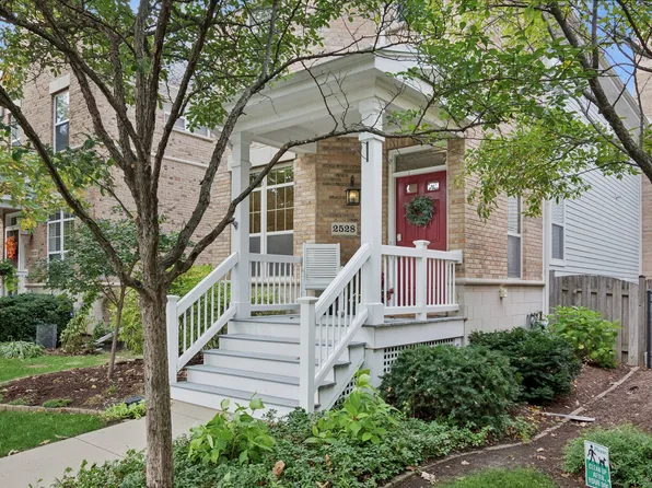 2528 Violet St, Glenview, IL 60026
