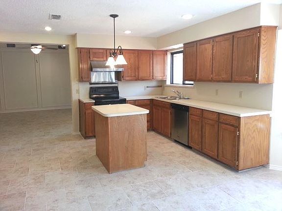 3rd image of 4212 Westwind Dr