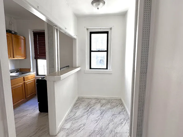 21-28 35th St #4F — Photo 4