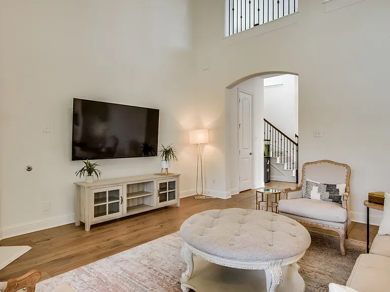 2313 Westlake Ct — Photo 6