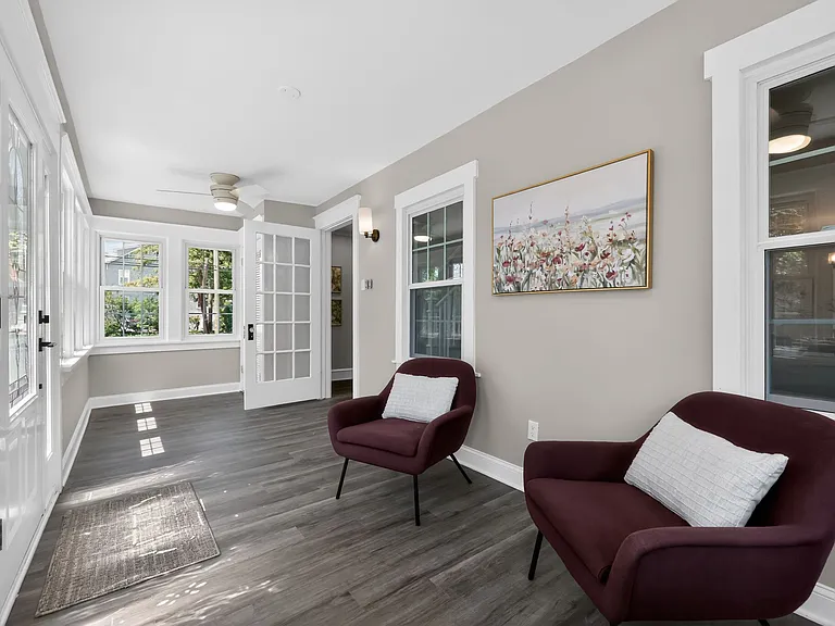 213 Lawnside Ave — Photo 3