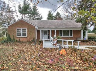 5 Evergreen Ln, Mechanicsburg, PA 17050