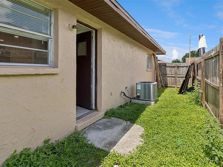 1048 Buccaneer Dr — Photo 23