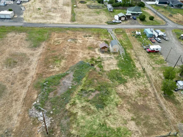 208 S Taylor St, Bickleton, WA 99322