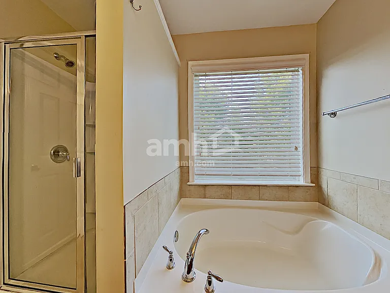 818 Poplar Ter — Photo 13