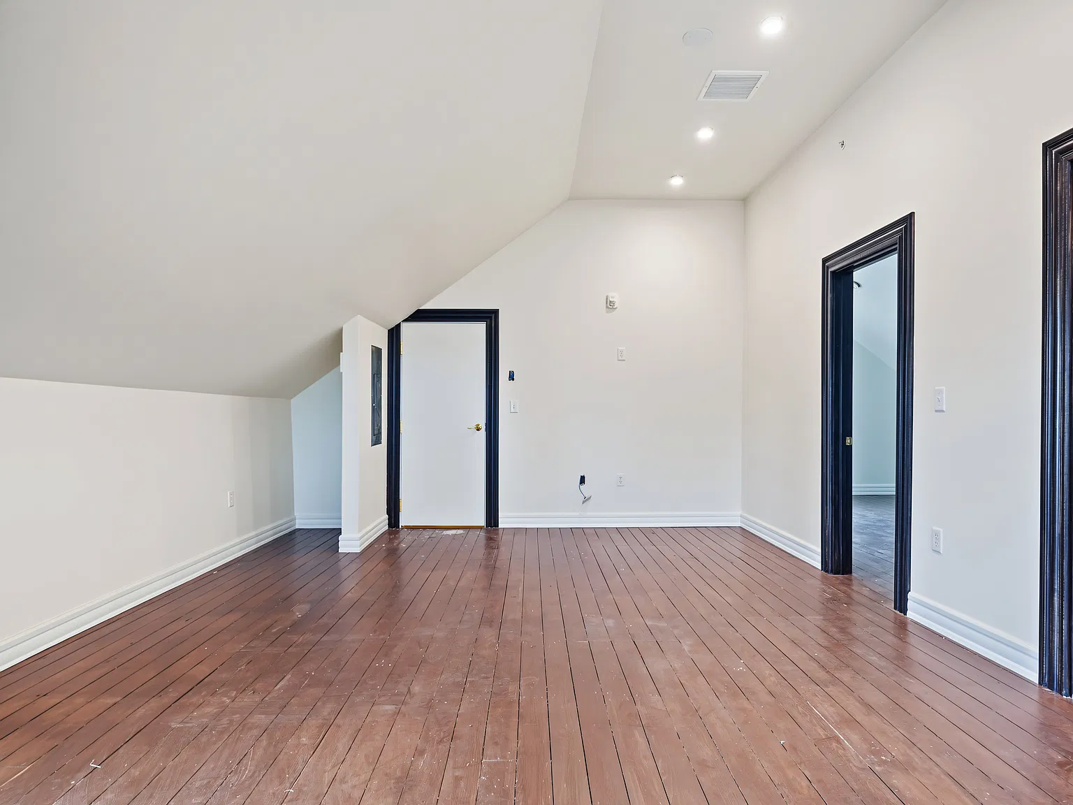 2 bed, 1010 sqft, $2,900 — Photo 4