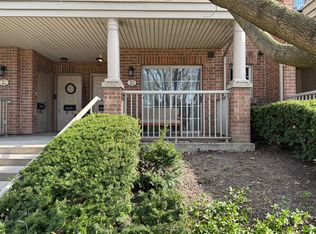 95 The Queensway #3, Toronto, ON M6S5A7