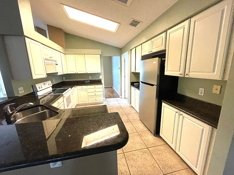 11915 Debary Ct — Photo 3