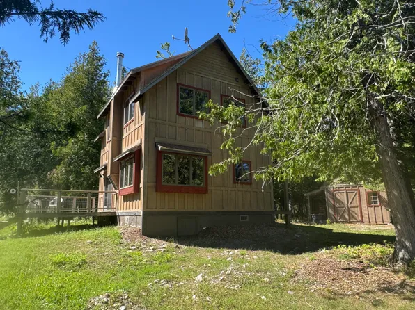 1914 S Point Brulee Rd, Hessel, MI 49745