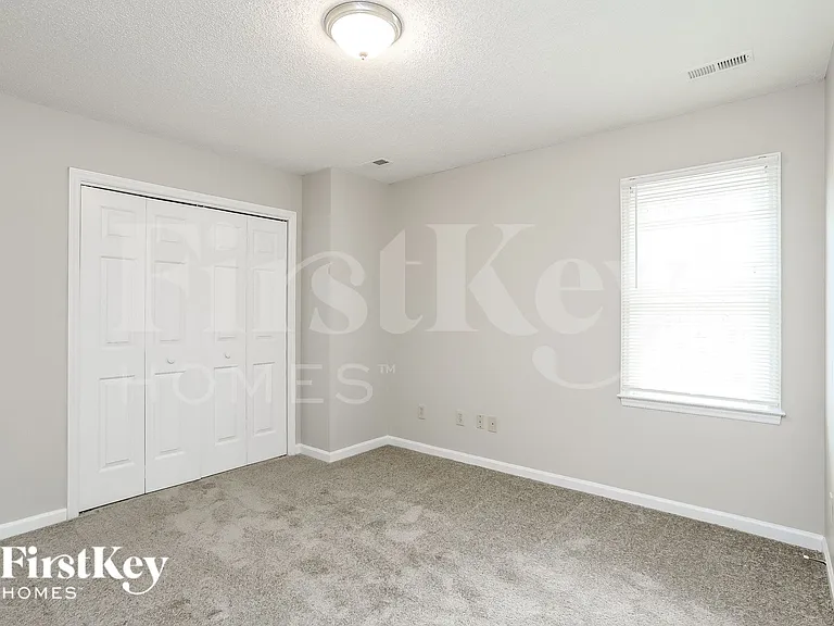 3 Lyle Ct — Photo 12