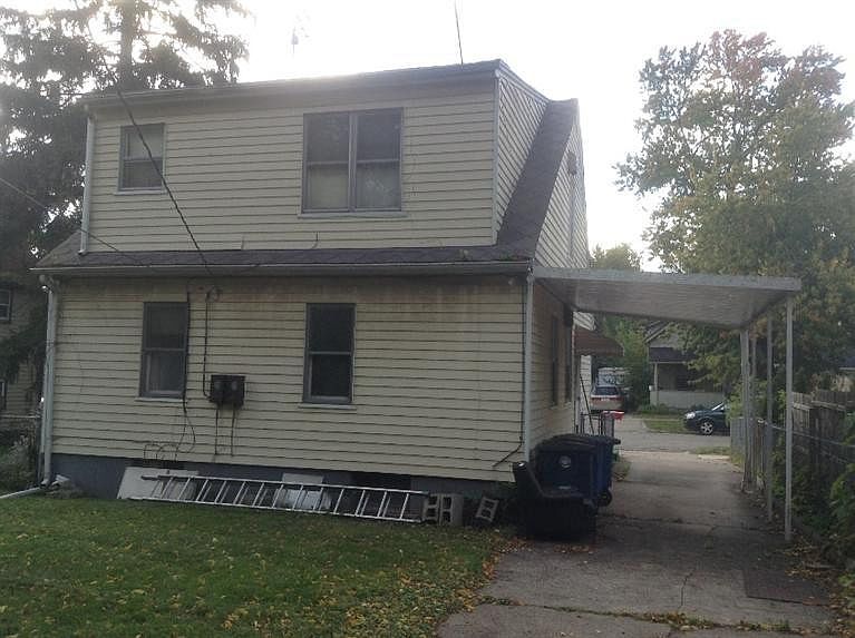 2nd image of 734 W Gott St